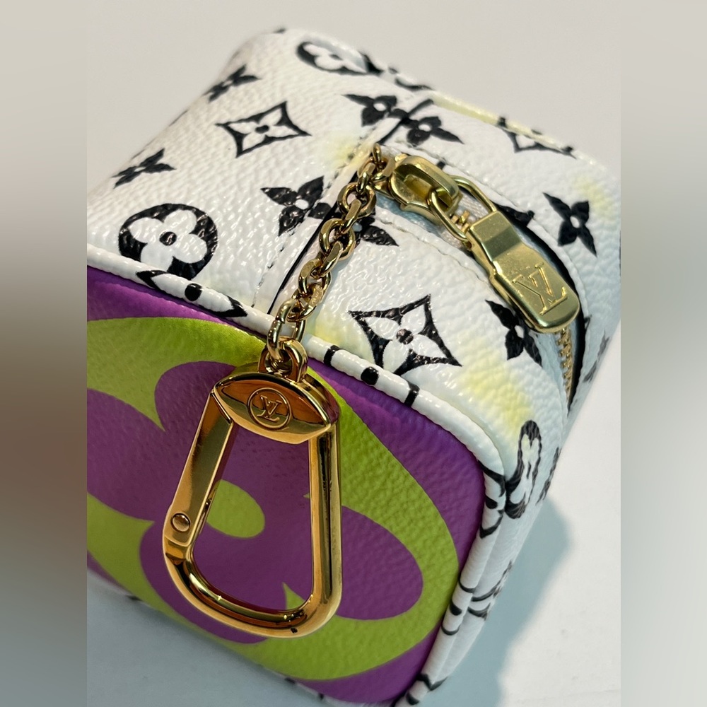 LOUIS VUITTON CUBE COIN POUCH - Picture 4 of 4